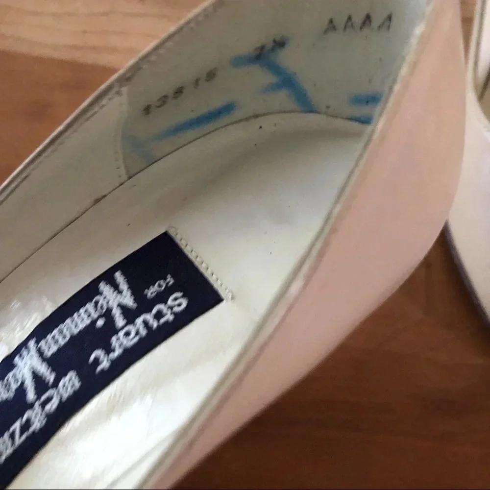 Stuart Weitzman Vintage Cream Bow Peep Toe Heels - Picture 5 of 7